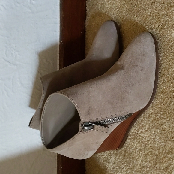 1.State Light Brown Heeled Short Booties Size 7.5 - Picture 1 of 11